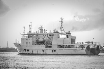 Obraz premium Kochi, Kerala India marine education and coast guard ship moving at ocean