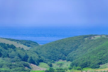 Fototapeta premium 宗谷丘陵の絶景を巡る周氷河ロード 