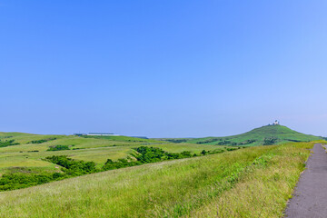 Naklejka premium 宗谷丘陵の絶景を巡る周氷河ロード 