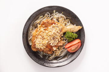 鶏肉　骨付きもも　油淋鶏