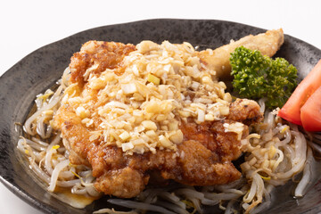 鶏肉　骨付きもも　油淋鶏