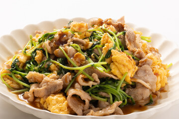 豚肉と豆苗と卵のオイスタソース炒め
