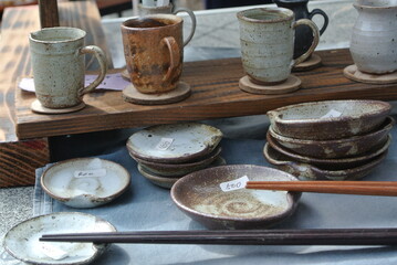antique tableware in market
