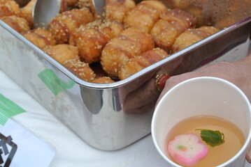 Rice ball lunch box and meat-wrapped rice balls