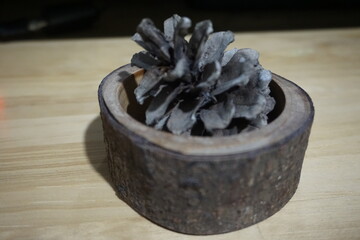 dried flowers in a pot