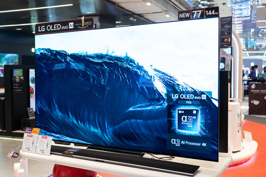 LG OLED evo TV in electronics store.