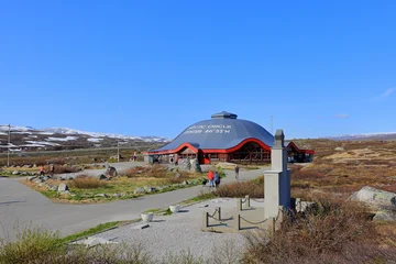 Fototapeten Polarkreis The Arctic Circle Center (Polarsirkelsenteret), a nice place to stop in Saltfjellveien, Storforshei, Norway  © leochen66
