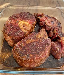 Raw veal and lamb in aromatic marinade