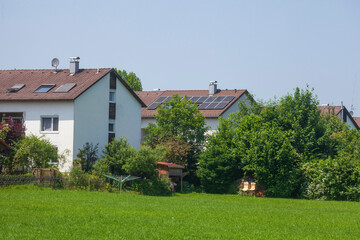 Obraz premium Modernes Wohngebäude, Prien am Chiemsee, Chiemgau, Oberbayern, Bayern, Deutschland
