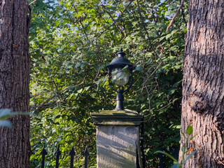 Alte Laterne auf einer Säule 