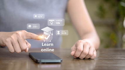 Online Learning Platform Accessed via Smartphone Touch Interface