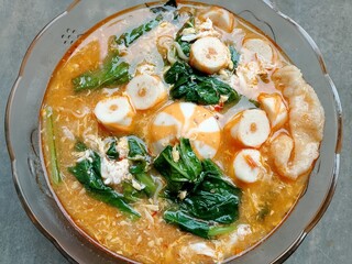 Seblak is a Sundanese specialty originating from the Parahyangan region, with a savory and spicy flavor. Seblak is typically made from crackers containing garlic and galangal.