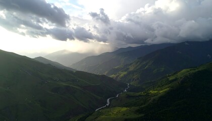 Naklejka premium Green mountain range view