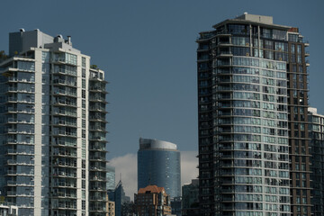 Obraz premium Vancouver skyline viewed from Granville Island - 3