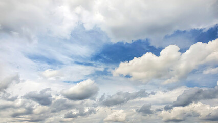 Obraz premium blue sky with clouds wallpaper