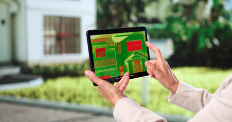 Professional Auditor Using Infrared Camera
