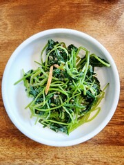 Fresh short-fruit pimpinella salad (chamnamul muchim)- This can be served with many Korean dishes and is often used as a topping on Bibimbap