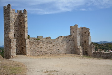 Hy&egrave;res - Ch&acirc;teau fort m&eacute;di&eacute;val du seigneur Pons de Fos