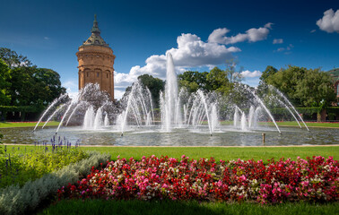 Mannheimer Wasserturm und Wasserturmanlage Mannheim mit Brunnen