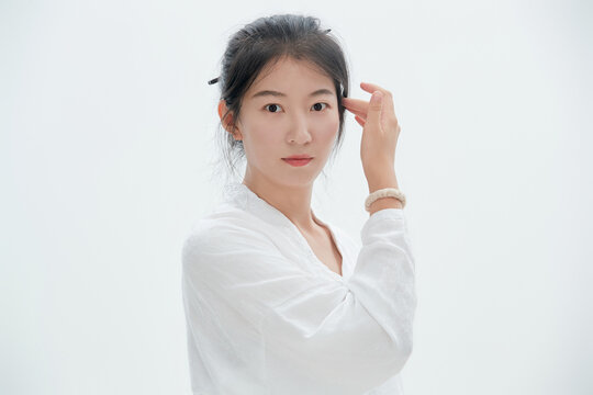 Hanfu-style portrait studio photography of women in Hanfu