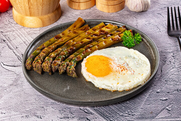 Gourmet breakffast - asparagus with egg