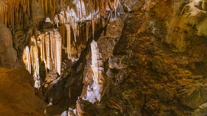 Magisches Höhlensystem in Postojna