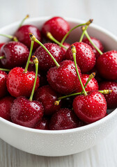 Cerezas rojas con tallo