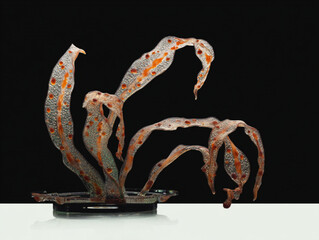 植物モチーフのガラス製の置物