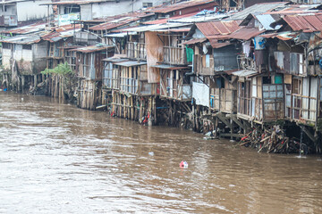 Residents' activities in a slum area on the riverbank. 