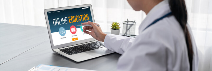 E-learning website with brisk sofware for student to study online on the internet network