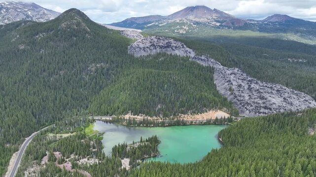 The Deschutes National Forest surrounds Devils Lake in Oregon, not far from Bend. This lovely wilderness area is popular for camping, hiking, biking, fishing, and paddle boarding during the summer.