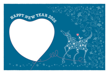 小花を纏い鳥を背にした白抜きの馬とピンクラインハートの2026年の年賀状～地色ブルー～png
