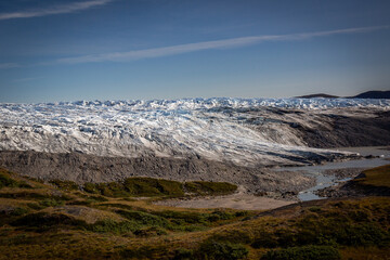 Wanderung durch die weite Landschaft von Grönland