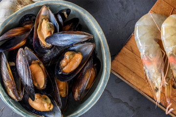 Steamed Mussels in Bamboo Steamer Basket – Fresh Shellfish Seafood Asian Cuisine in 4K Ultra HD