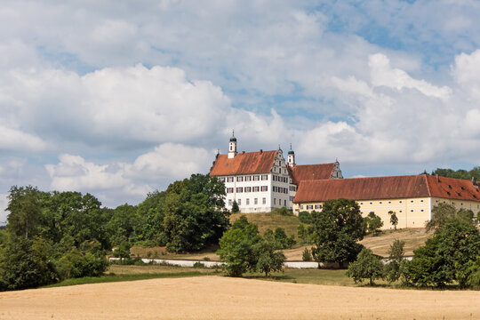 Schloss Mochental in der schw&auml;bischen Alp