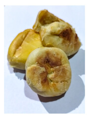 Bakpia is a cake made from a mixture of green beans and sugar which is coated in flour and shaped into flat rounds, then baked. Bakpia is a typical food from Yogyakarta, Indonesia