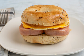 bagel breakfast sandwich