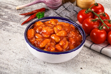 Baked kidney with tomato sauce