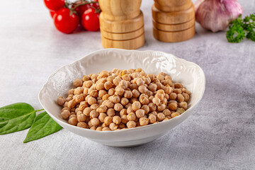 Raw dry chickpea in the bowl