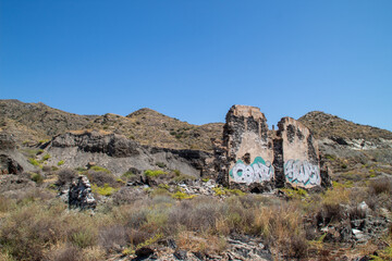 Costa de Villaricos (Almería) con su antigua fundición, el pueblo y el antiguo cuartel