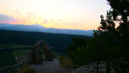 Sonnenuntergang im Naturpark Ruine Türkensturz 