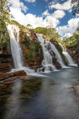 Obraz premium Cachoeira na cidade Cavalcante, Estado de Goiás, Brasil, região da chapada dos veadeiros