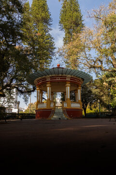 Po&ccedil;os de Caldas, Minas Gerais, Brasil - Arquitetura do Coreto na pra&ccedil;a central da cidade de Po&ccedil;os de Caldas