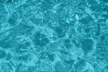 Glare and ripples on the surface of the water