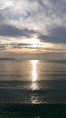 Obraz premium Calm sunset over water