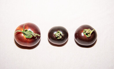 red and green tomato