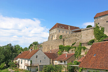 Obraz premium Pesmes town by the River Ognon in France 