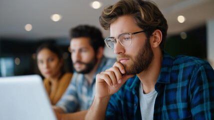 Obraz premium Web Designers Collaborate on Online Marketing and SEO Strategies