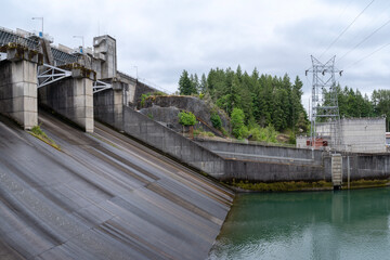 The floodgates and spillway of the Foster Dam near Sweet Home, Oregon, USA