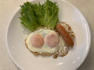 fried egg and lettuce